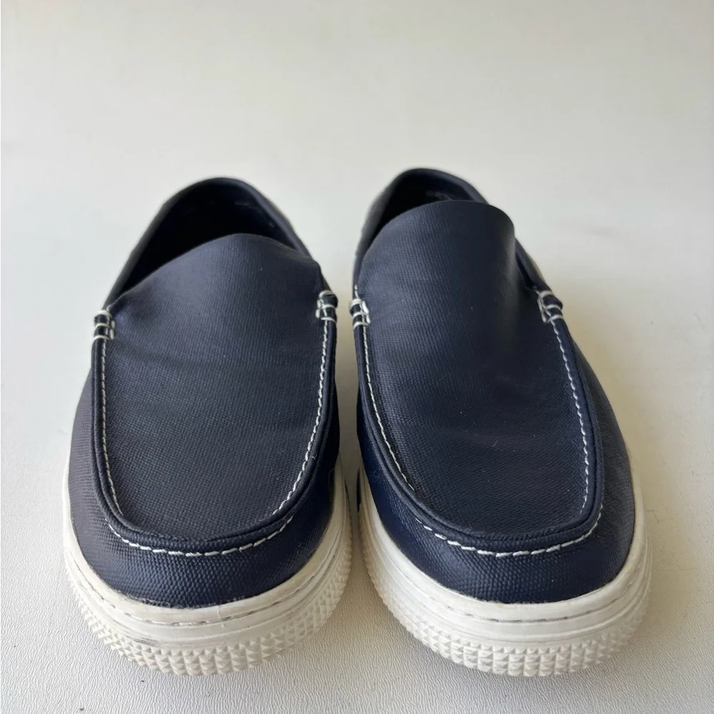 Kenneth Cole reaction Ankir navy blue slip on boat shoes size 9 white trim 90s